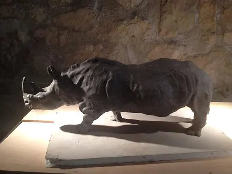Sculpture animalière en grès — référence BE-003
