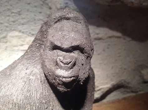 Sculpture animalière en grès — référence BE-008