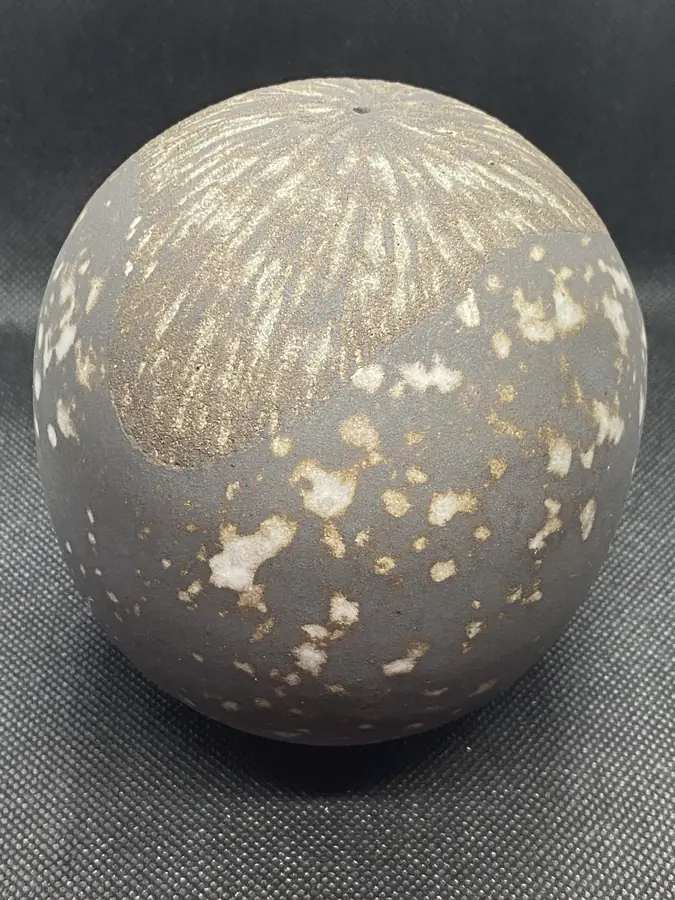 Sculpture en grès de la série Graines & Pollens — référence GP-003