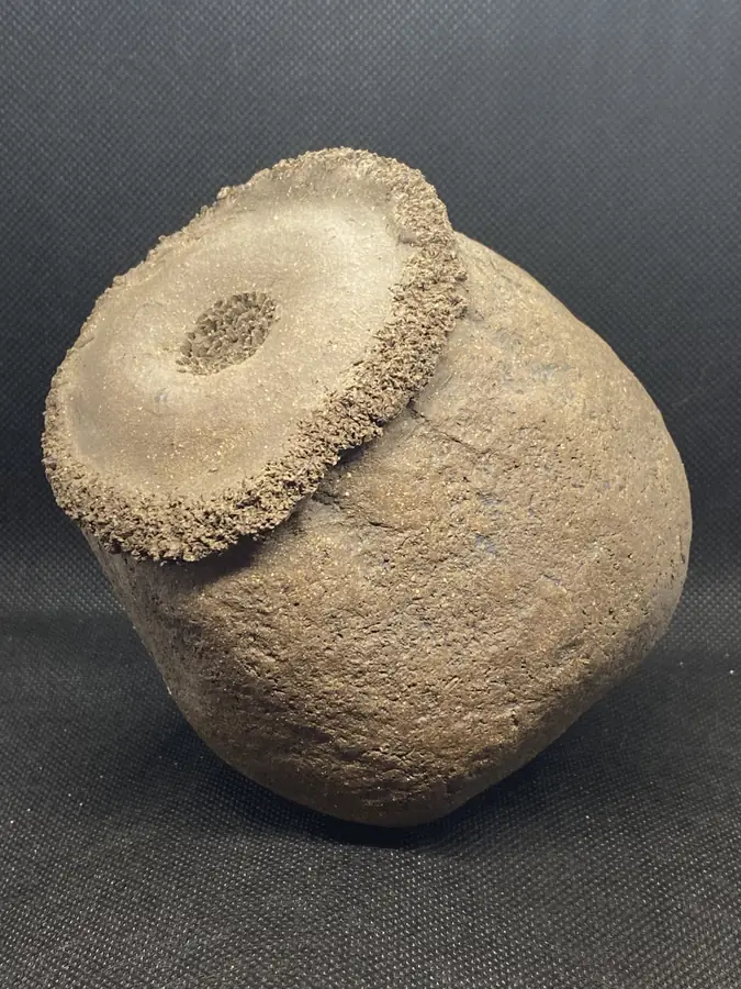 Sculpture en grès de la série Graines & Pollens — référence GP-015