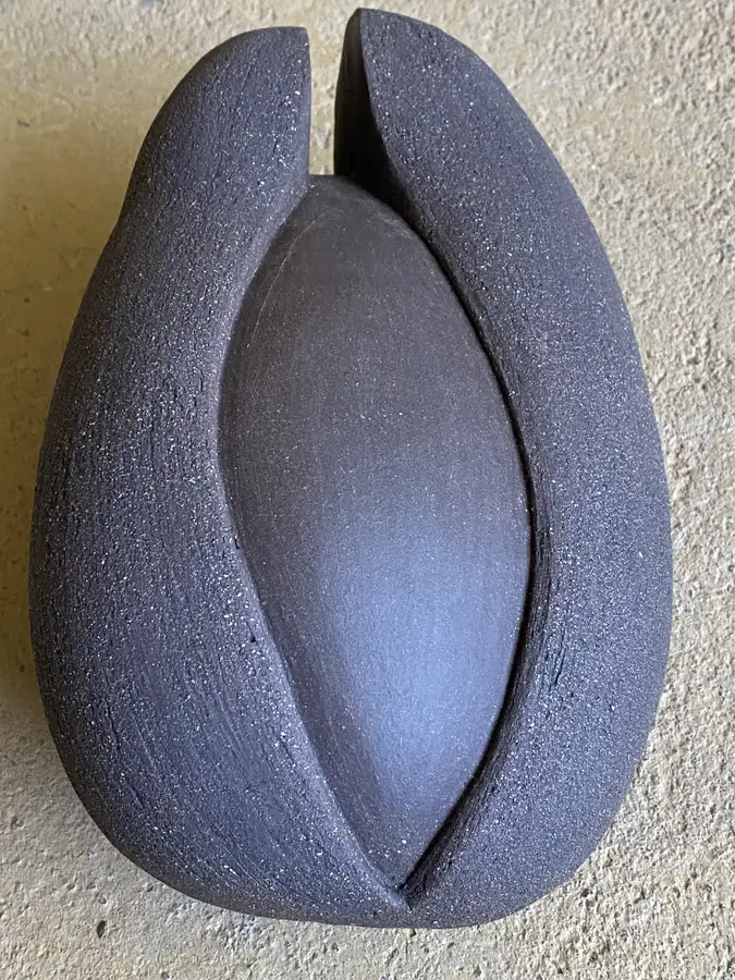 Sculpture en grès de la série Graines & Pollens — référence GP-034