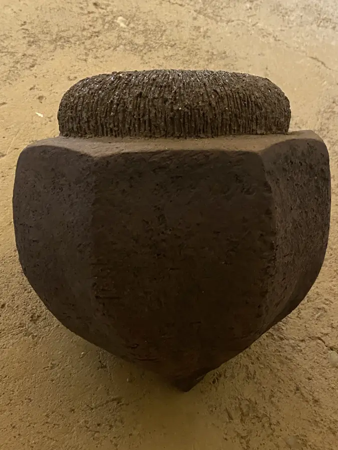 Sculpture en grès de la série Graines & Pollens — référence GP-049