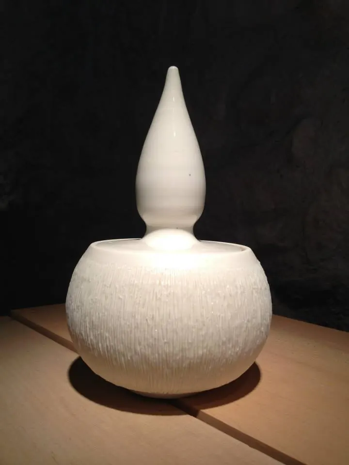Pièce tournée en porcelaine — référence PO-001