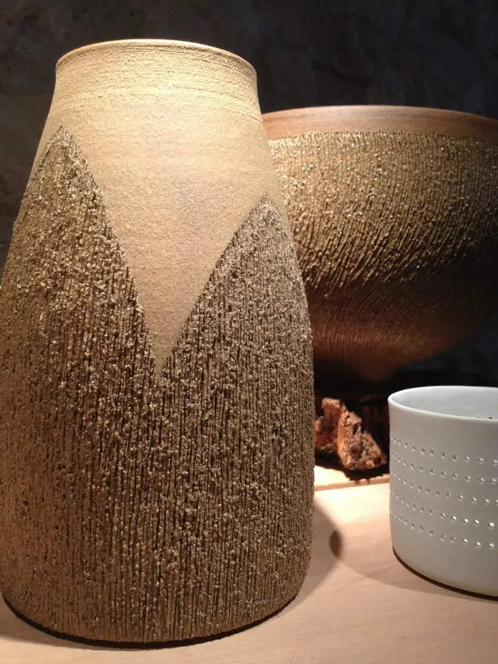 Vase ou pot couvert en grès — référence VC-008