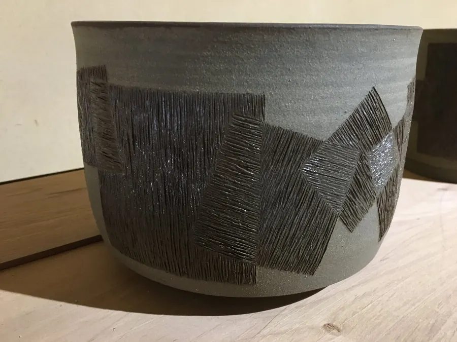 Vase ou pot couvert en grès — référence VC-011