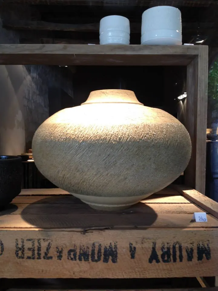 Vase ou pot couvert en grès — référence VC-017