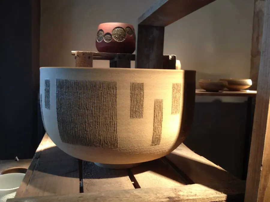 Vase ou pot couvert en grès — référence VC-029